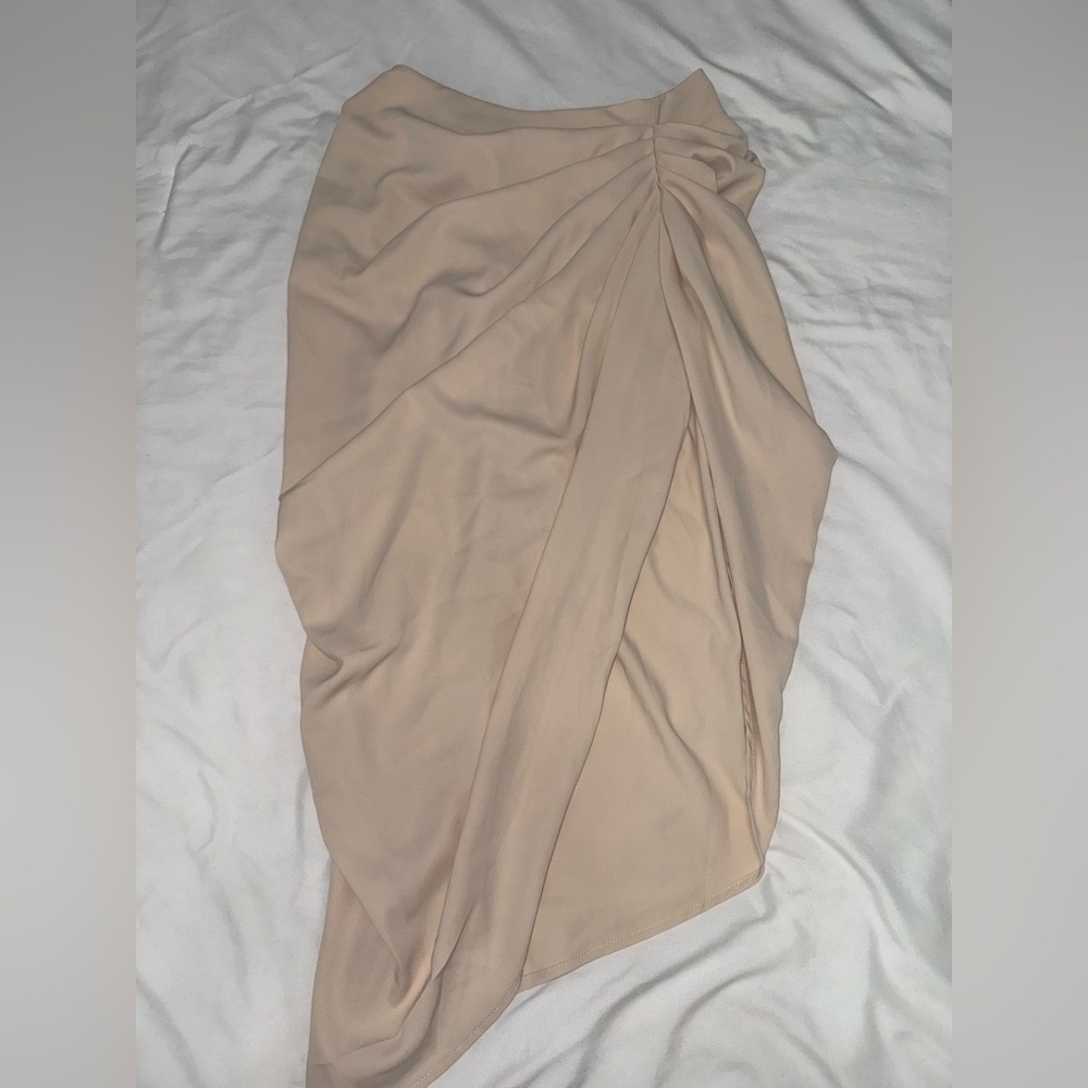 Elegant Beige Women's Skirt with Slit